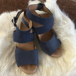 Blue leather Dansko sandals size 36